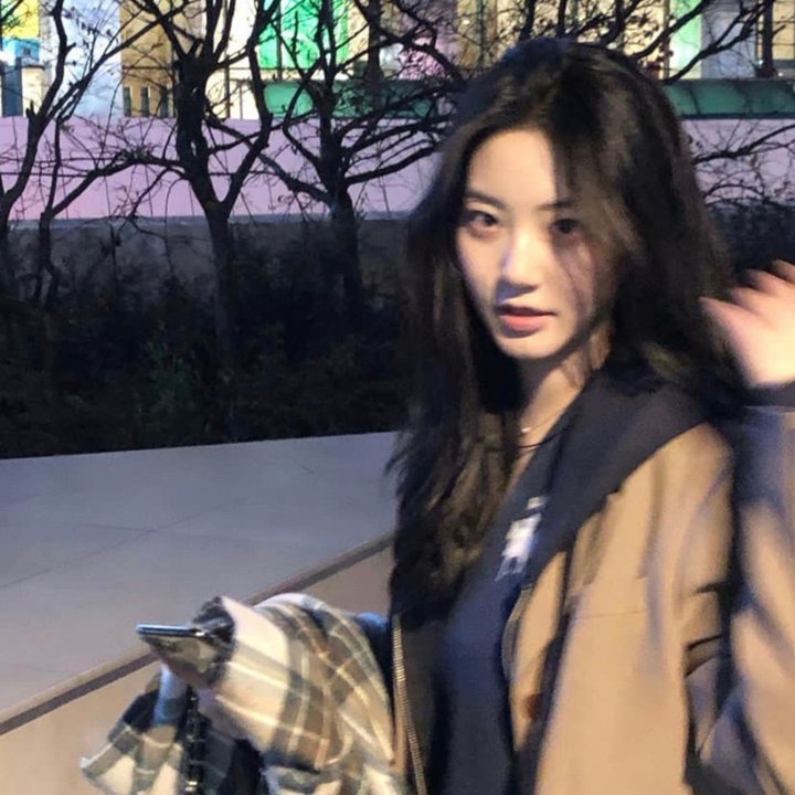 女警出更封面